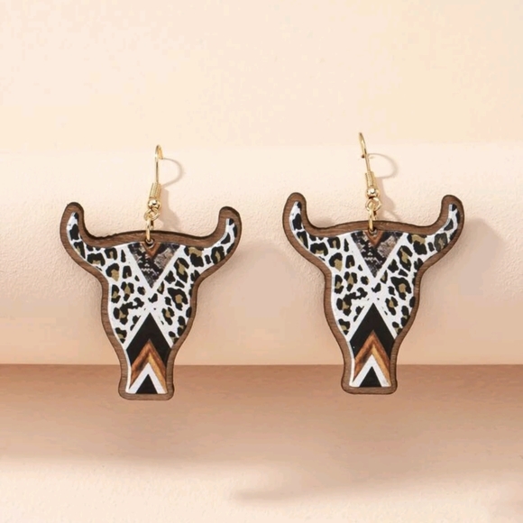 Leopard Print Animal Head Charm Wood Dangle Drop Earrings - Picture 2 of 4